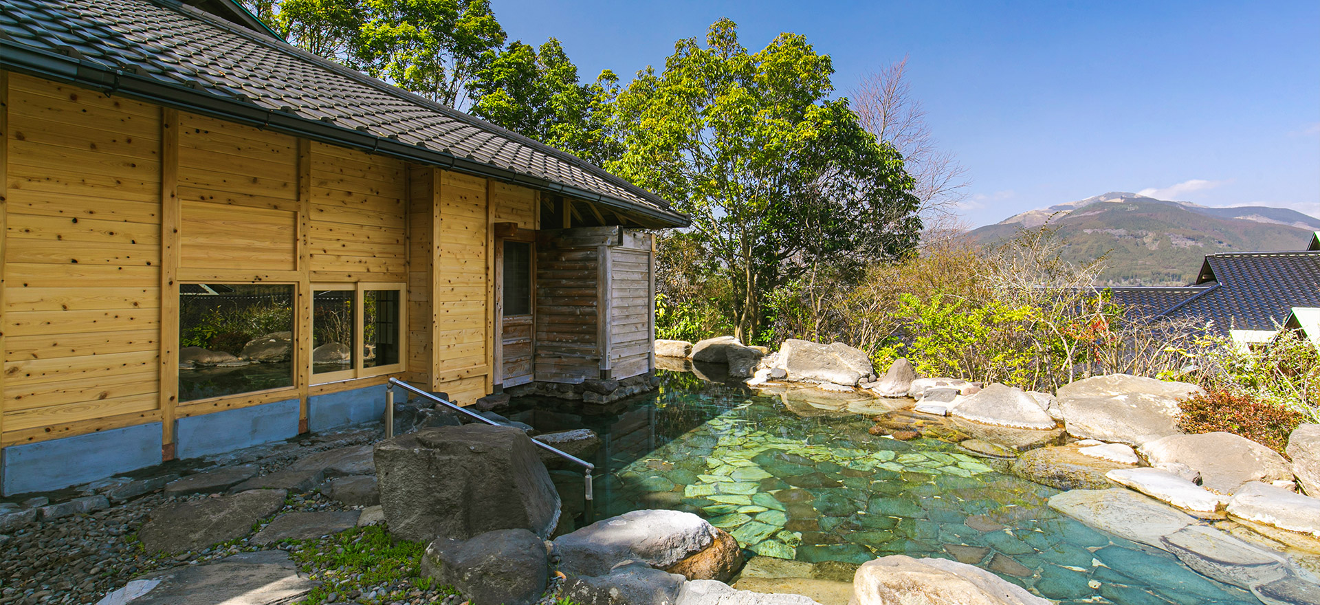 Japanese Inn at Yufuin Onsen (Hot Springs) | “Baien,” an Accommodation ...